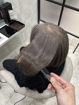 イーズ バイ インス(Yeeee.s by INCE) 白髪ぼかし/脱白髪染め/脱白髪染めハイライト/透明感