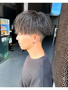 アオ(ao.) ひし形メンズマッシュパーマ