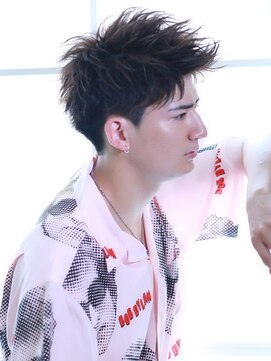 リップス レイ ギンザ(LIPPS Ray GINZA) アップバングツーブロックツイスト刈り上げスパイラル