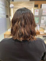 アイディー バイ ケンジ(id. by KENJE) ゆるウェーブパーマ