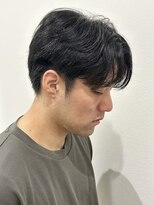 ヒュイル バイ ニアウ(Hwyl by Niau) MEN’S HAIRセンターパートスパイラルパーマニュアンスパーマ
