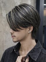 オルカ(ORCA)&nbsp;メンズ/ハイライト/刈り上げセンターパート/ブリーチ/新宿