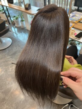 ア ドリームアップスタジオ レストアール(A DREAM UP STUDIO restR) 艶ヘアー