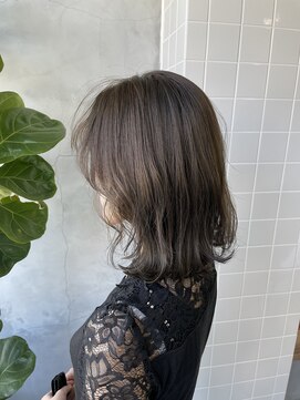 ティティ(TiTi) 透け感たっぷりミルクティーカラー[TiTi_栗林れい]