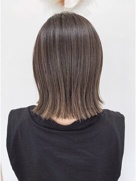 コムヘアー(COM HAIR) 外ハネボブ グレージュ