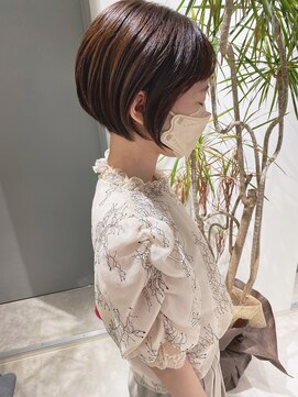 フレームプラス 御堂筋難波店(FRAME +) 女性らしい丸みショートボブ