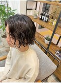 センターパート×大人波巻きパーマ
