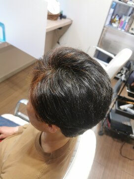 ドゥージングヘアースクラッチ(Dozing Hair Scratch) 毛量調整ショートヘアスタイル