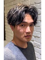 クオンヒール(QUON HEAL) フェザーパーマアップバング刈り上げショート