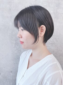 モリオ(morio) =耳かけショートボブ丸みショート前下がりショートボブ前髪あり