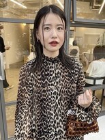 ユー(yew)&nbsp;インナーカラーのセンター分けボブウルフ