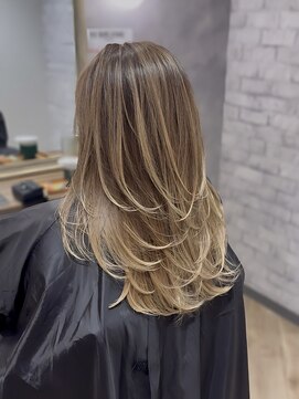 ラビマーニ 箕面店(Labimani) 【Labimani】レイヤーカット×白髪ぼかし(バレイヤージュ)