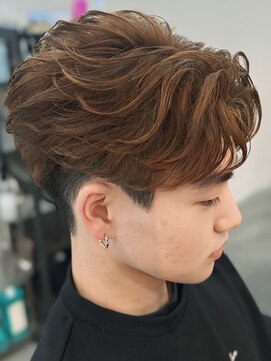 バース バイ ハピネス(BIRTH by happiness) 奈良men'sブラウンカラー　フェザーパーマ　フェザーショート