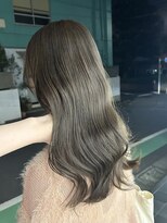 ロエ(LOE) 可愛らしさを出すならオリーブベージュ!