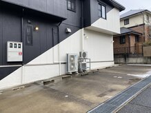 駐車場はお店の裏手にあります。