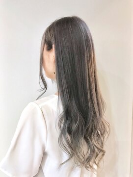 リリー シンジュク(Lilly) 【Lilly新宿】透明感を求めるならこの色、ハイトーングレージュ