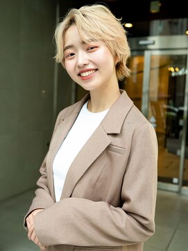 ジェム(GEM) ハイトーンベージュ/ショートスタイル