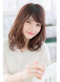 斜めバングショコラピンクふんわりパーマ鎖骨ミディアムa1