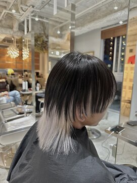 スリー(three) ウルフカット　Black × White