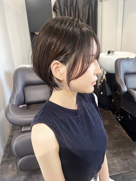 ユニ 江坂(Uni.) ショートヘア 黒髪 グレーベージュ レイヤーロング