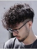 スペインカールスパイラルパーマ波巻きマッシュフェードメンズ