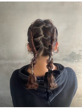 アローム(alom) イメチェン/ホワイトブロンド/外ハネボブ/美髪/茅ヶ崎