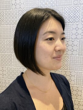 ピークアブー アヴェダ アトレ恵比寿(PEEK-A-BOO AVEDA) ワンレングス前下がりボブ