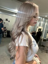 キング 心斎橋店(K!ng)&nbsp;ハイライトカラーミルクティーベージュレイヤーカット