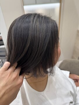 ハイライト×グレージュ×ボブ