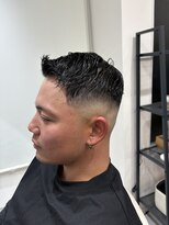 キューカンバー(CUCUMBER)&nbsp;アップバング　スキンフェード　メンズ