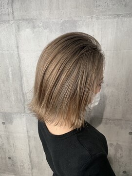 アンダーバーホワイト 京橋店(_WHITE) ミルクティーベージュ×切りっぱなしボブ@_WHITE京橋