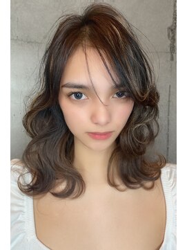 クーエフー(coo et fuu) フェザーバングのミディアムに大人かわいいハイライト♪藤沢