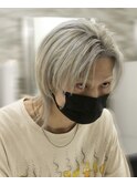 メンズハイトーンウルフブリーチカラーツーブロック