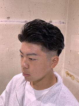 フランクスバーバーザスタンド(Frank’s barber the stand) スペインカール/スパイキーショート/フェザーパーマ/飯田橋トF