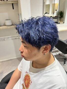 エイト 北千住店(EIGHT) 青だけど暗すぎない!モードブルーカラー【EIGHT北千住】