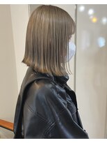 イチエ(icie)&nbsp;ハイトーンのくすみベージュ