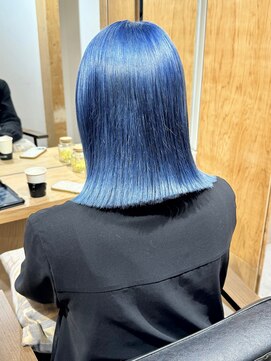 チャコレ 北千住店(Chacolle) ハイトーンブルー×切りっぱなしボブ