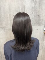 アリアバイエクラート 新宿南口店(ARiA by ECLART)&nbsp;★赤味を抑える艶グレージュとくびれヘア★