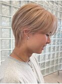 渋谷メンズブリーチカラーミルクティーベージュセンターパート