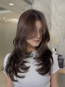 エッセンザ 梅田(ESSENZA) 海外レイヤー ロングレイヤーカット