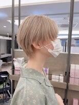 アンドソー 池袋(&so.)&nbsp;ハイトーンカラー／ホワイトブロンド／レイヤーカット／池袋