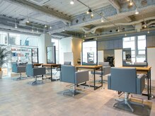 カフ(CAF)の雰囲気(開放的で明るく、広々とした空間になってます。)