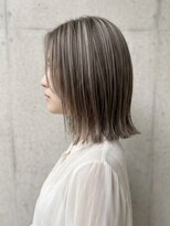 ディーディーフォルム(DD form)&nbsp;白髪を活かすハイライトで、大人のおしゃれな立体感カラーへ