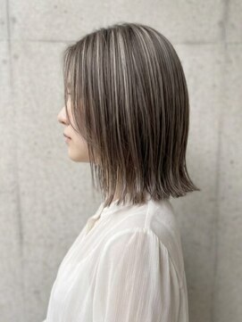 ディーディーフォルム(DD form) 白髪を活かすハイライトで、大人のおしゃれな立体感カラーへ