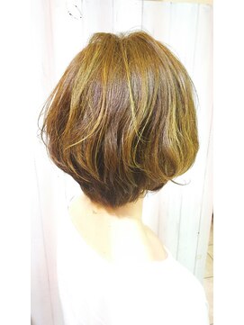 ヴィサージュファイン(VISAGE fine) フェミニンショートボブ