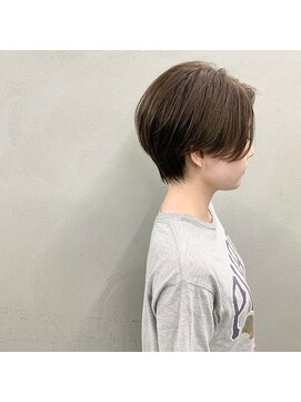 タグ(#tag) #センターパート×抜け感ショート