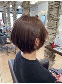 頭の形を綺麗に見せるショートボブ