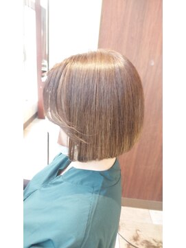 アース 菊名店(HAIR&MAKE EARTH) 白髪ぼかしのハイライトボブ