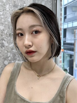 サンク 原宿 表参道(cinq) コントラストのあるベージュカラーのインナーカラー