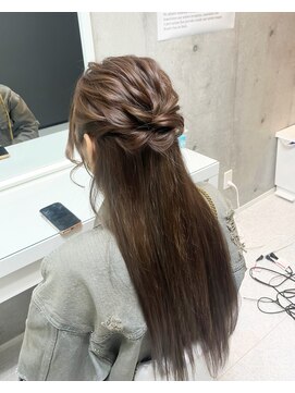 リーム(LEAM) ストレートハーフアップ